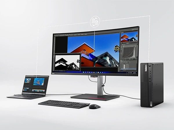 Lenovo ThinkCentre M90s Gen 4 Small Form Factor PC – mit einem Notebook, einem Curved Monitor und einer kabellosen Tastatur und Maus