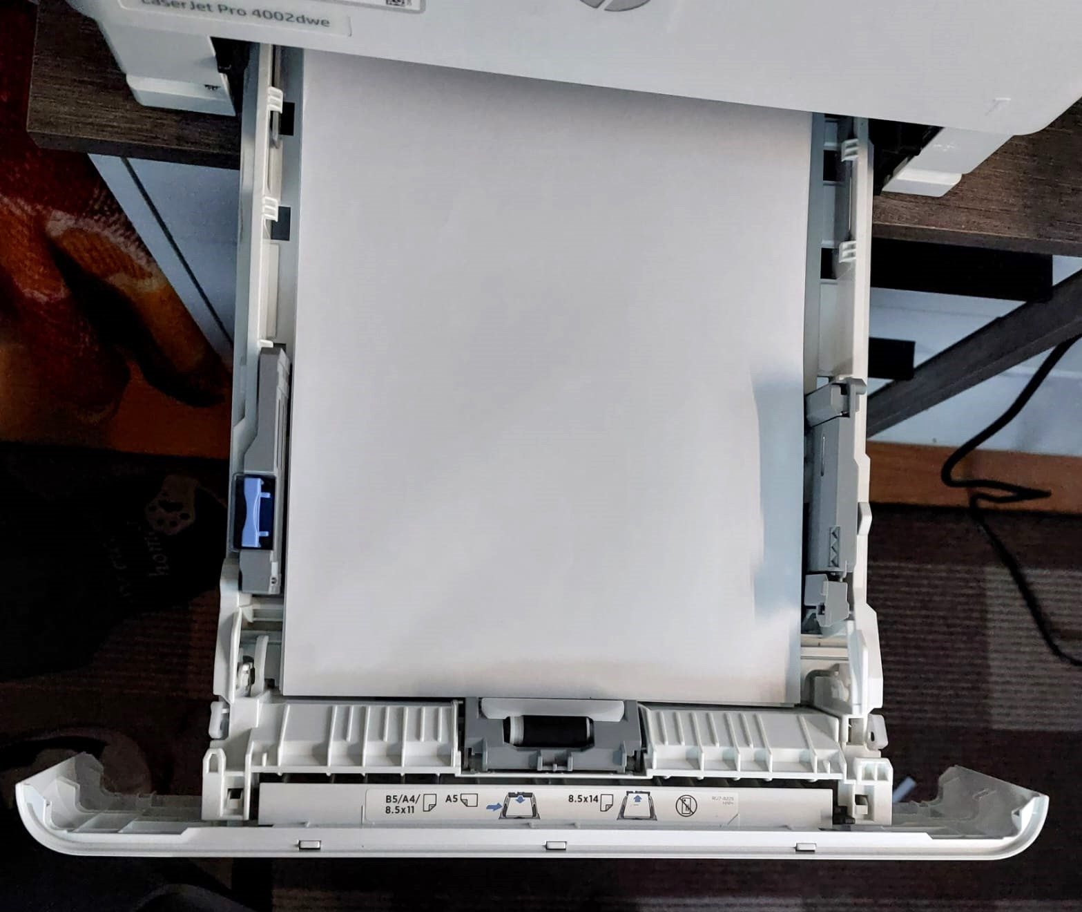 HP LaserJet Pro 4002dwe - Papierfach
